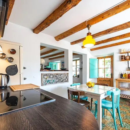 Вилла Rustic Stone Begovi Dvori- 15 Minutes To